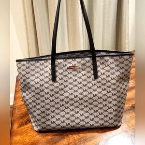 Michael Kors Emry Signature Tote